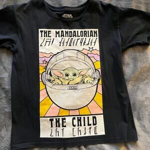Star Wars Mandalorian “The Child” Youth Shirt Sz L
